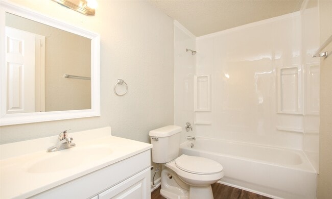 property at 6110 Glen Lee Dr