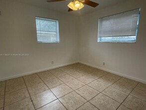 4420 NW 60th St in Fort Lauderdale, FL - Building Photo - Building Photo