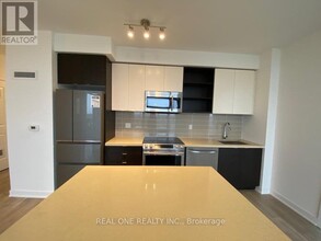 4677-4677 Glen Erin Dr in Mississauga, ON - Building Photo - Building Photo