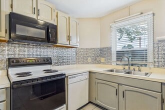 521 Tate St in Greensboro, NC - Building Photo - Building Photo