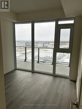 8960 Jane St in Vaughan, ON - Building Photo - Building Photo