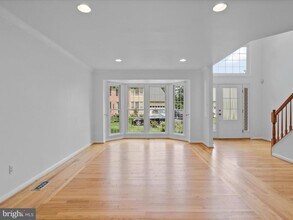 1518 Summerset Pl in Herndon, VA - Building Photo - Building Photo