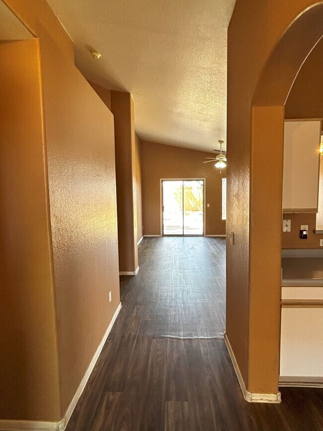 6768 W Gardenia Ave in Glendale, AZ - Building Photo - Building Photo
