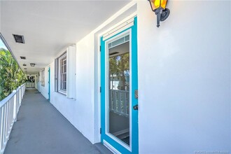 2929 SE Ocean Blvd in Stuart, FL - Building Photo - Building Photo
