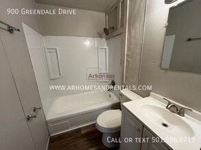 900 Greendale Dr in North Little Rock, AR - Building Photo - Building Photo