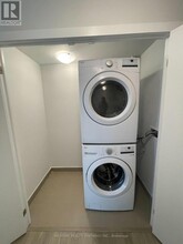 430-3430 Square One Dr in Mississauga, ON - Building Photo - Building Photo