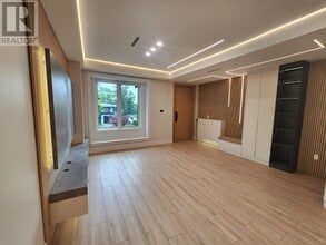 8255 Elliott St in Vancouver, BC - Building Photo - Building Photo