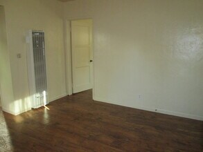 1834-36 Chalcedony St in San Diego, CA - Building Photo - Building Photo