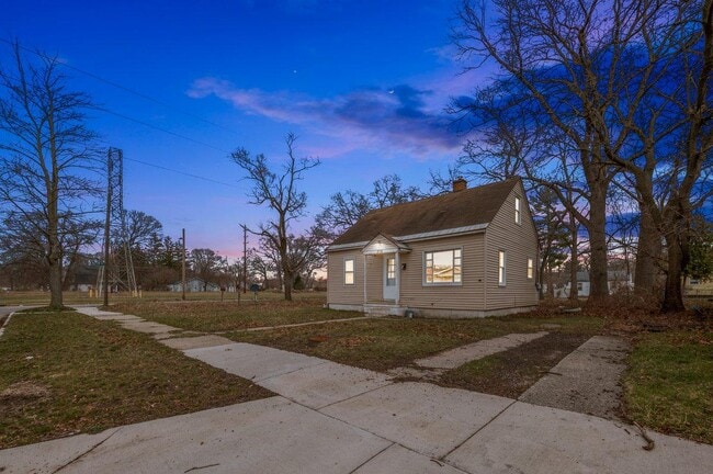 2016 Reynolds St in Muskegon Heights, MI - Building Photo - Building Photo