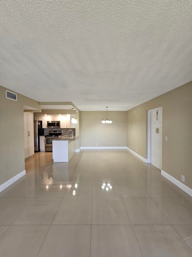 728 Sunny Pine Way in Greenacres, FL - Building Photo - Building Photo