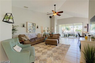 1420 Tiffany Ln in Naples, FL - Building Photo