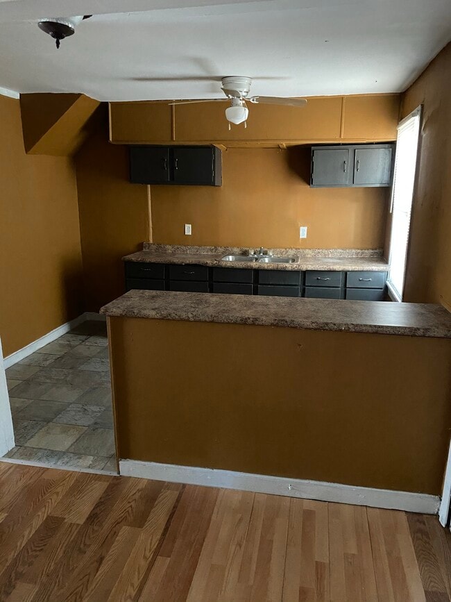 2303 N Louis St in Victoria, TX - Building Photo - Building Photo