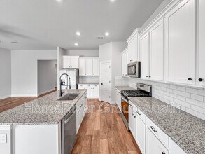 220 Lt. John Decker Dr in San Marcos, TX - Foto de edificio - Building Photo