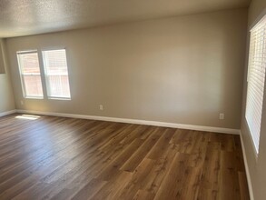 5536 Raven Horse Dr in Las Vegas, NV - Building Photo - Building Photo