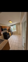 207 70th St, Unit first floor in Guttenberg, NJ - Building Photo - Building Photo