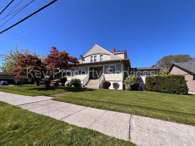 property at 208 Buckeye St