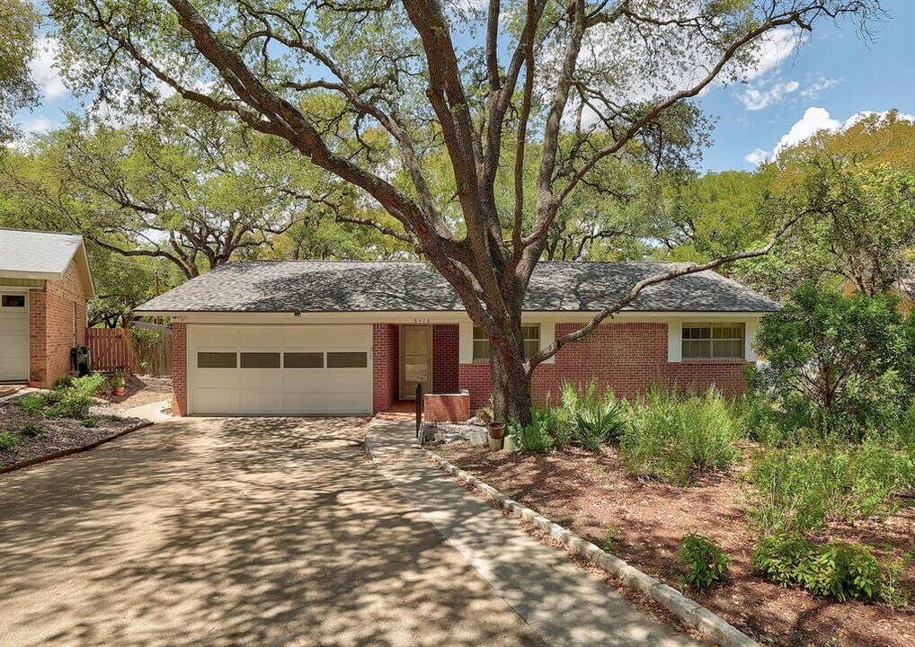 8408 Tecumseh Dr in Austin, TX - Building Photo