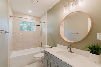 17701 SW 93rd Ave in Palmetto Bay, FL - Building Photo - Building Photo