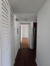10681 SW 156th Pl in Miami, FL - Foto de edificio - Building Photo