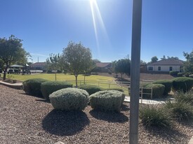 2177 W 22nd Ave in Apache Junction, AZ - Foto de edificio - Building Photo