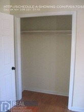 518 S Mendenhall St-Unit -Unit B in Greensboro, NC - Building Photo - Building Photo