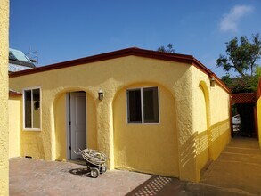 2937 Virginia Ave, Unit House in Santa Monica, CA - Foto de edificio - Building Photo