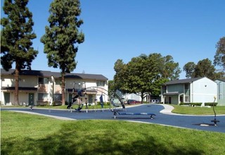 Springdale West Apartments in Long Beach, CA - Building Photo - Building Photo