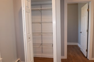 22 Forest St in Middleboro, MA - Foto de edificio - Building Photo