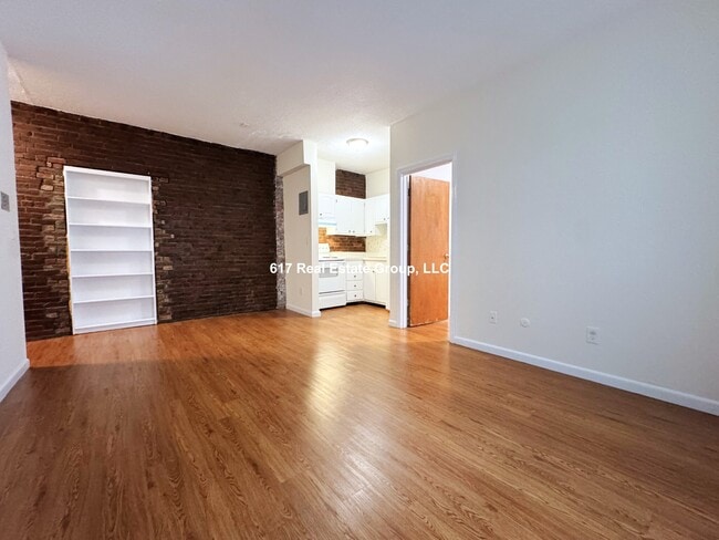 62 S Huntington Ave in Boston, MA - Building Photo - Building Photo