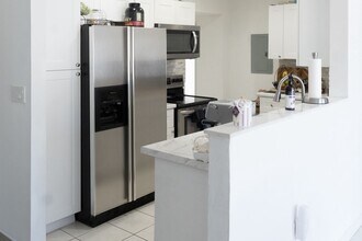 1111 NE 211th Ter in Miami, FL - Building Photo - Building Photo