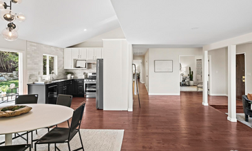 7981 Surrey Ln in Oakland, CA - Building Photo - Building Photo