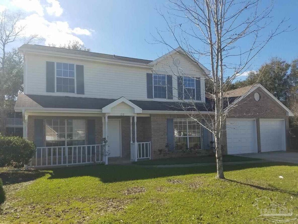 109 Mirabelle Cir in Pensacola, FL - Building Photo