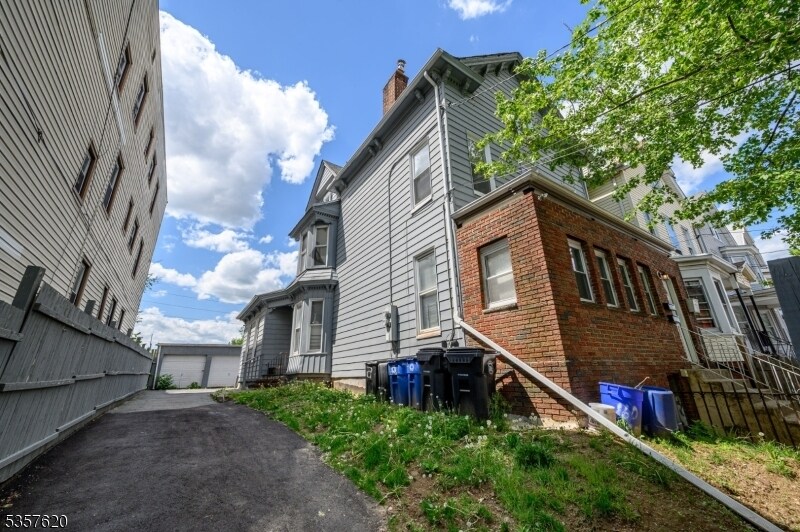257 S 8th St in Newark, NJ - Building Photo