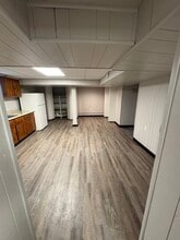 34130 Utica Rd, Unit Apt.3 in Fraser, MI - Foto de edificio - Building Photo