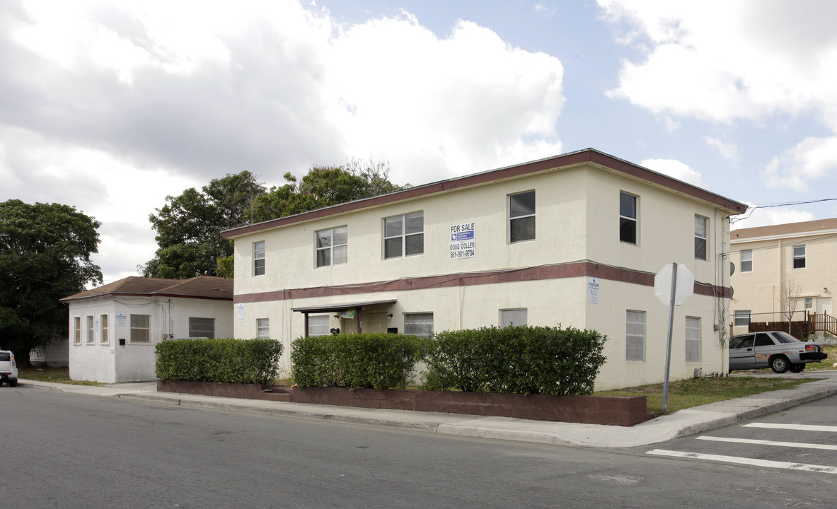 1915 Division St in West Palm Beach, FL - Building Photo