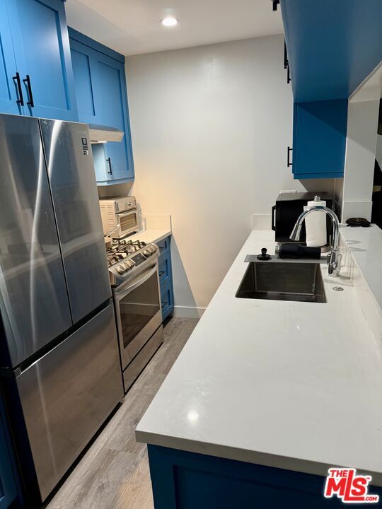 27 Anchorage St in Marina Del Rey, CA - Building Photo - Building Photo