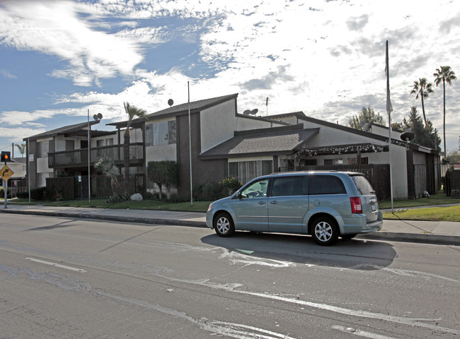 13111 Magnolia St in Garden Grove, CA - Building Photo - Building Photo