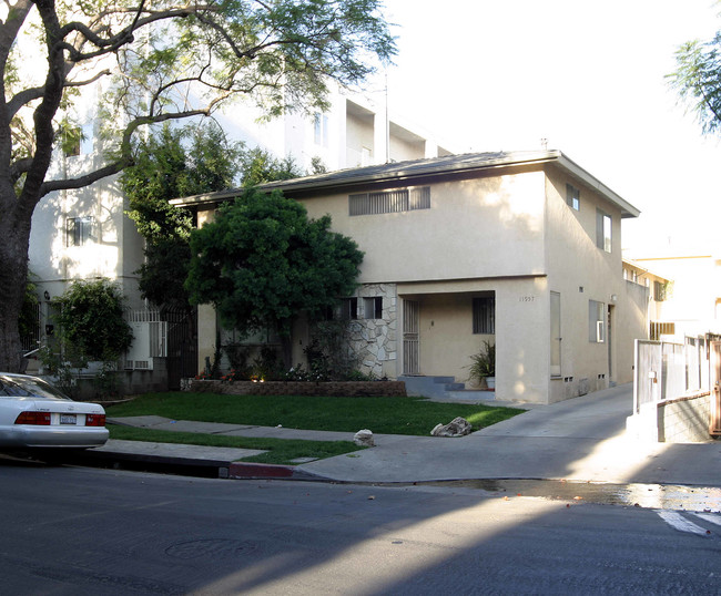 11957 Goshen Ave in Los Angeles, CA - Building Photo - Building Photo