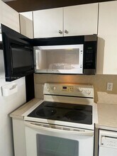 1271 SE 28th Ct in Homestead, FL - Foto de edificio - Building Photo