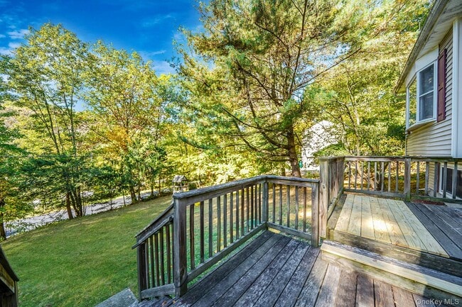 68 Old Sylvan Lake Rd in Hopewell Junction, NY - Building Photo - Building Photo