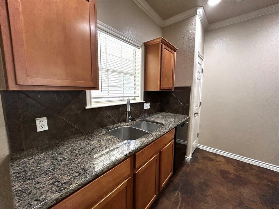 408 Nelray Blvd in Austin, TX - Building Photo