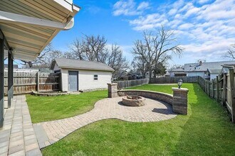 1054 Pearl St in Aurora, IL - Building Photo - Building Photo