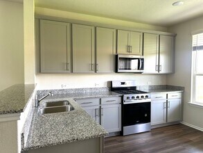 401 Kapok St in Buda, TX - Building Photo - Building Photo