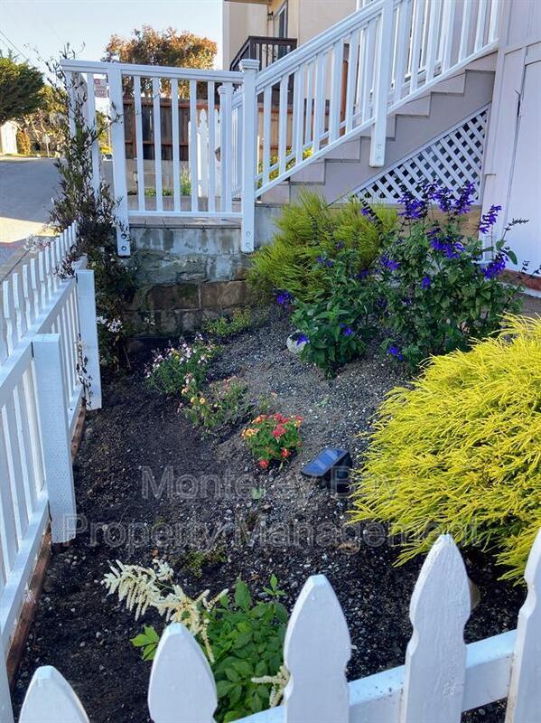 316 8th St in Pacific Grove, CA - Building Photo - Building Photo