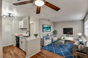 Laurel Heights Apartments in New Braunfels, TX - Building Photo