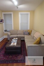 1311 N Bosworth Ave, Unit 2M in Chicago, IL - Foto de edificio - Building Photo