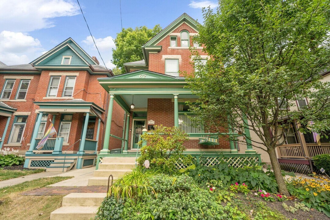 67 E 1st Ave in Columbus, OH - Foto de edificio