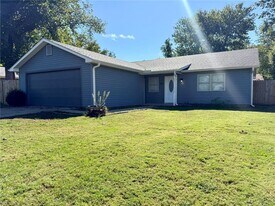 2607 Walker St in Bentonville, AR - Building Photo