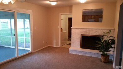 8606 Illinois Rd in Fort Wayne, IN - Building Photo - Building Photo