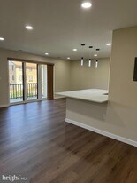 10053 Windstream Dr in Columbia, MD - Building Photo